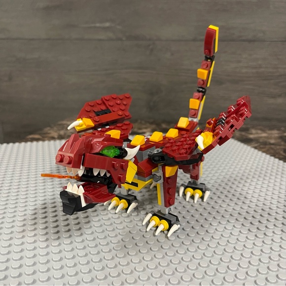 LEGO 31073 Mythical Creatures
3 in 1 Sets Mythical Creatures and Fire Dragon - Picture 2 of 8